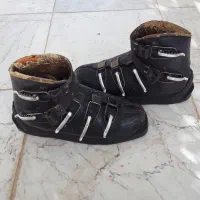 یک جفت کفش اسکی|ورزشهای زمستانی|دماوند, گیلاوند|دیوار