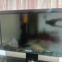 میز و تلویزیون ۳۲ اینچ