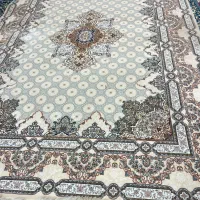 فرش ۹مترسالم تمیز درحدنو۱۲۰۰شانه گل برجسته جدید