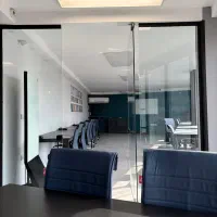 میز شخصی در فضای کار اشتراکی|اجارهٔ کوتاه‌مدت دفتر کار و فضای آموزشی|رشت, دیلمان|دیوار