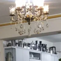یک لوستر ویک ساعت