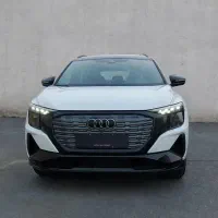 آئودی Q5 سفید فول تیپ ۴