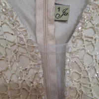 لباس مجلسی|لباس|ری, علایین|دیوار