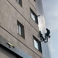 کار در ارتفاع راپل پیچ و روپلاک شستشو نانو