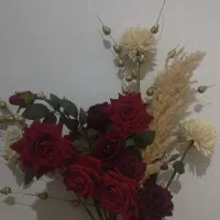 گل رز و گل توپی دوازده شاخه