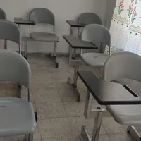 فروش تعدادی صندلی دانش آموزی و وسایل آموزشگاه