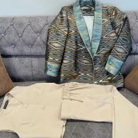 خاص باش|لباس|نیشابور, تختی|دیوار