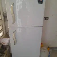 یخچال بدون برفک و یه عدد قالی شرط نو