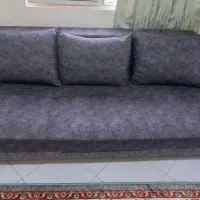 مبل سه نفره تخت خواب شو طوسی دارای فضای ذخیره سازی