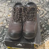 کفش  ایمنی برند یحیی سایز ۴۲و۴۳ وکفش شیما