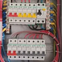 برق کار برقکشی برقکار برقکاری ساختمان سیم کشی|خدمات پیشه و مهارت|اراک, |دیوار