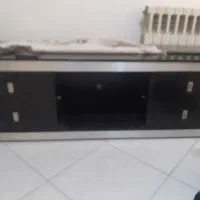 میز تی وی ترک وهود کار نکرده و یک سینک ظرفشویی