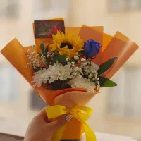 دو عدد گل طبیعی