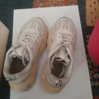 کفش کتونی در حد نو