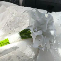 دسته گل عروس 15 شاخه