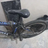 دوچرخه۲۶|دوچرخه، اسکیت، اسکوتر|صدرا-فارس, فاز ۱|دیوار