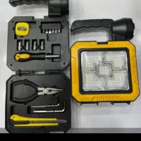 چراغ اضطراری خورشیدی ب همراه جعبه ابزار وچراغ قوه