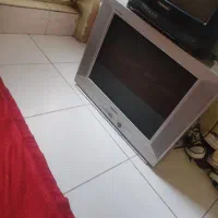 دو عدد تلویزیون