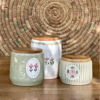 نیروی کار ریخته گری و لعاب زنی در کارگاه سرامیک