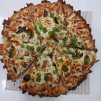 پیتزا مخصوص+سیب زمینی+نوشابه