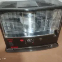 سماور نفتی ویک عدد برقی و چراغ تیوست و چراغ نفتی