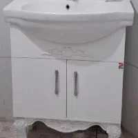 روشویی در حد نو با شیر