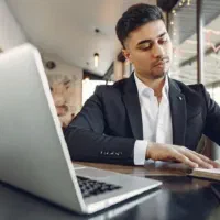 استخدام ویزیتور