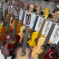 مرکز گیتار کلاسیک پاپ