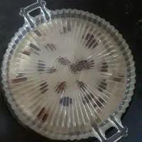 چند عدد ظرف تازه و استفاده نشده