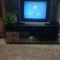تلوزیون   با میز