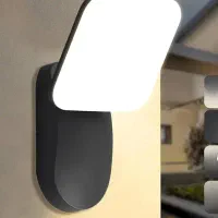 چراغ حیاطی دیواری ۲۳ وات یکسال گارانتی ضد آب