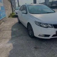 کیا سراتو ۹۵ ساده ۲۰۰۰