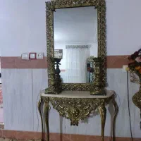 بوفه و آینه و شمعدان