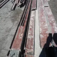 تعدادی تیرآهن دسته دوم