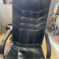 صندلی اداری چرخ دار در حد نو