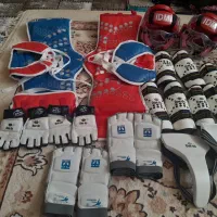 دو دست لباس مبارزه تکواندو