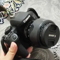 دوربین canon 850d به همراه سه پایه