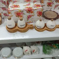 نمکدان سرامیک با زیر چوبی