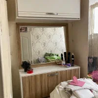 کنسول آرایشی و جا لباس