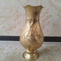 یک عدد گلدان برنجی