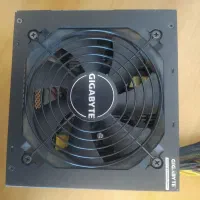 پاور گیگابایت ۵۳۰ وات فن صدا میده.|قطعات و لوازم جانبی رایانه|پرند, فاز ۲|دیوار