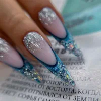 خدمات آموزش فوق تخصصی کاشت ناخن