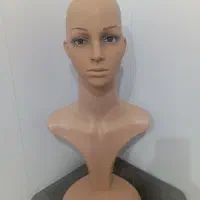 مانکن شال و کلاه