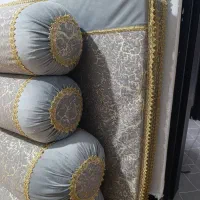 سه تشک و ۱۲ عدد روبالشی