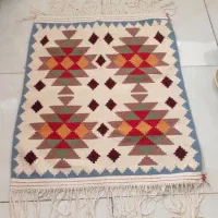 رومیزی دستبافت