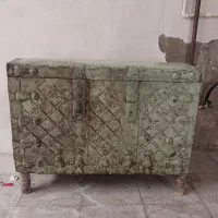 صندوقچه قدیمی|کلکسیون اشیاء عتیقه|بروجرد, |دیوار