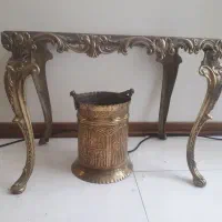 میز برنز  قدیمی   و اصل ظروف قدیمی گلدان مسی