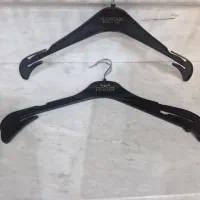 چوب‌لباسی مشکی گردونه، مشکی پلاستیکی