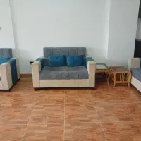 دو دست مبل همراه میز وسط|مبلمان خانگی و میز عسلی|آشخانه, |دیوار