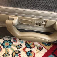 چند عدد چمدان|کیف، کفش، کمربند|بوشهر, |دیوار